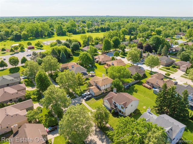 2202 Prescott Drive, Troy, MI 48083