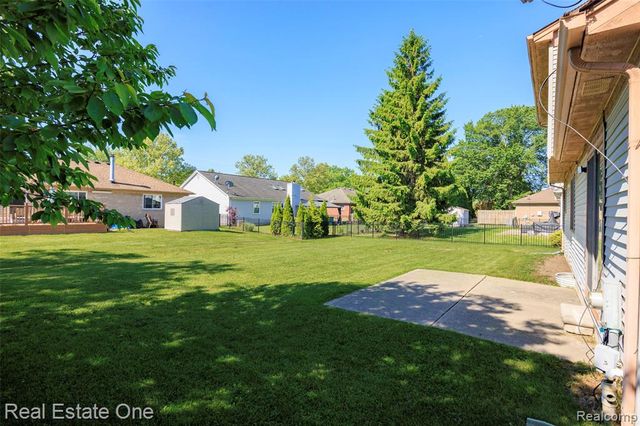 2202 Prescott Drive, Troy, MI 48083