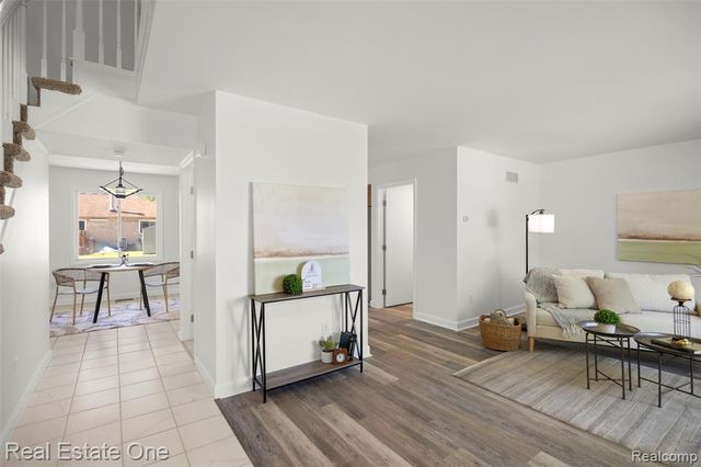 2202 Prescott Drive, Troy, MI 48083