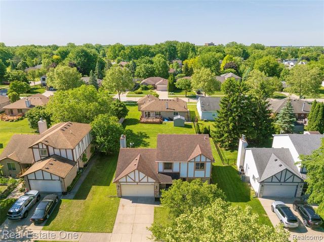 2202 Prescott Drive, Troy, MI 48083