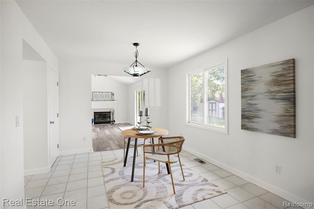 2202 Prescott Drive, Troy, MI 48083