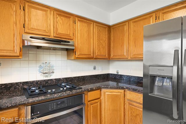2202 Prescott Drive, Troy, MI 48083