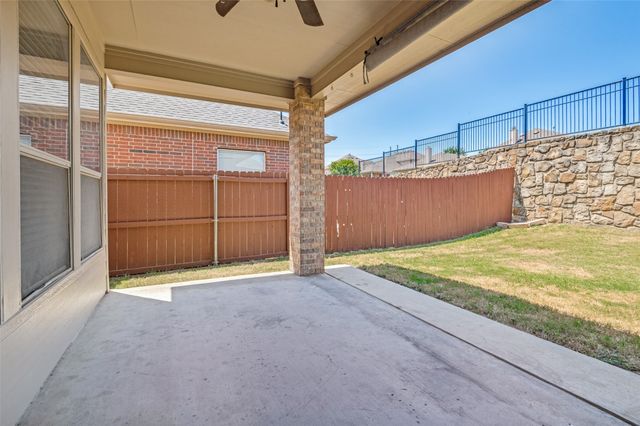 15721 Landing Creek Lane, Fort Worth, TX 76262