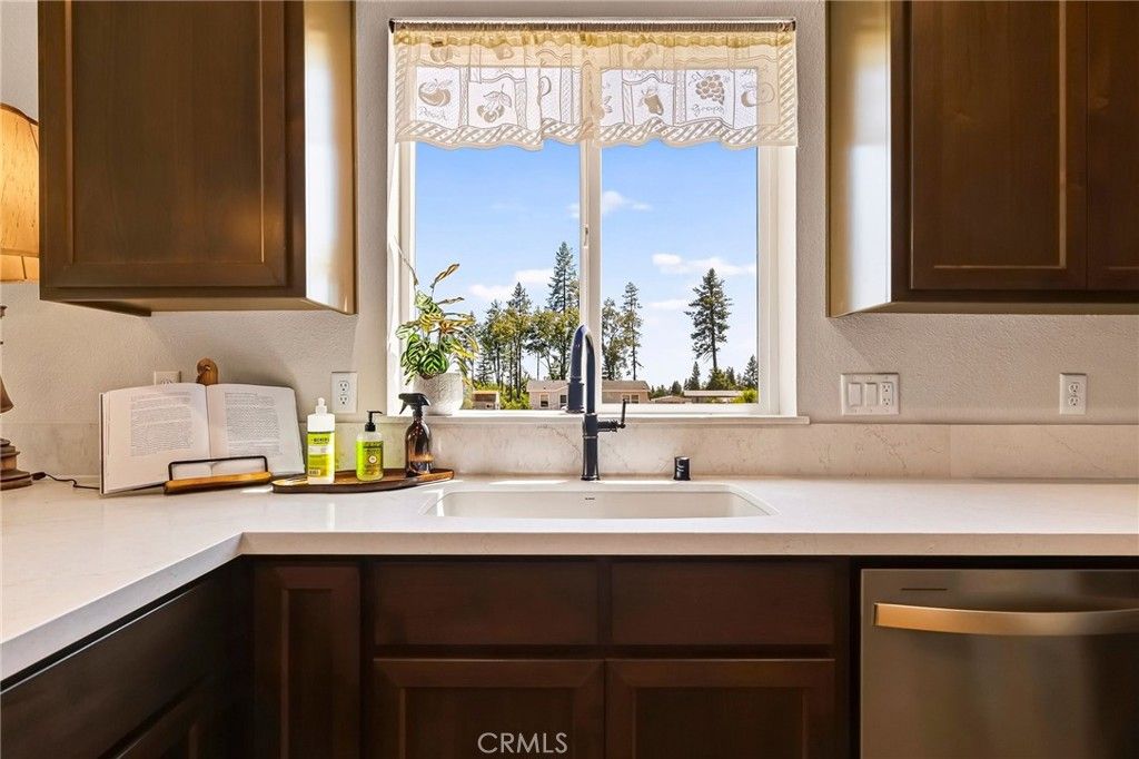 Image 5 of property listing at 7174 Clark, Paradise, CA 95969