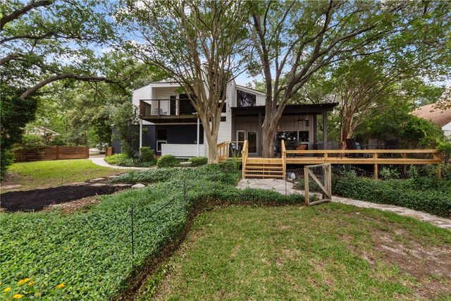 2120 Carter Lake Drive, College Station, TX 77845
