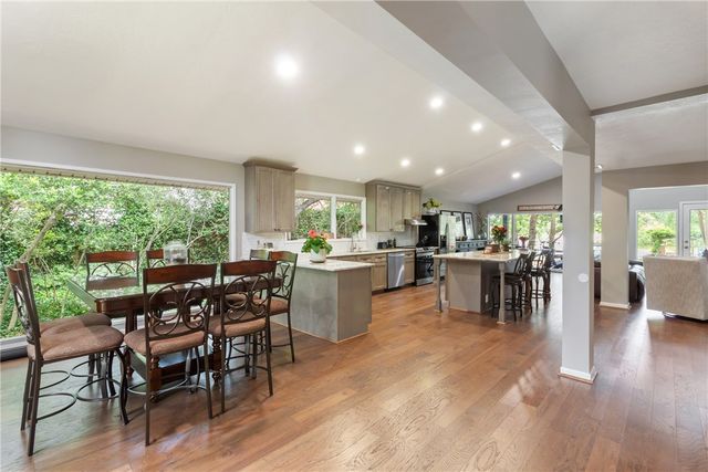 2120 Carter Lake Drive, College Station, TX 77845