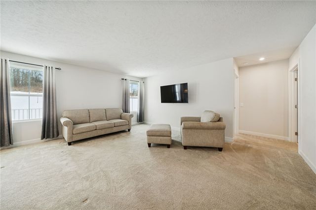 1021 Moria Ct, Penn Twp, PA 15623