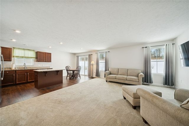 1021 Moria Ct, Penn Twp, PA 15623