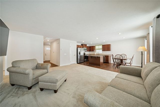 1021 Moria Ct, Penn Twp, PA 15623