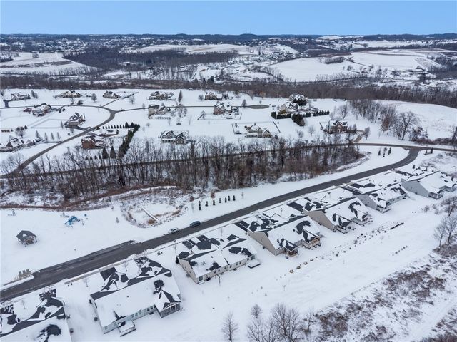 1021 Moria Ct, Penn Twp, PA 15623