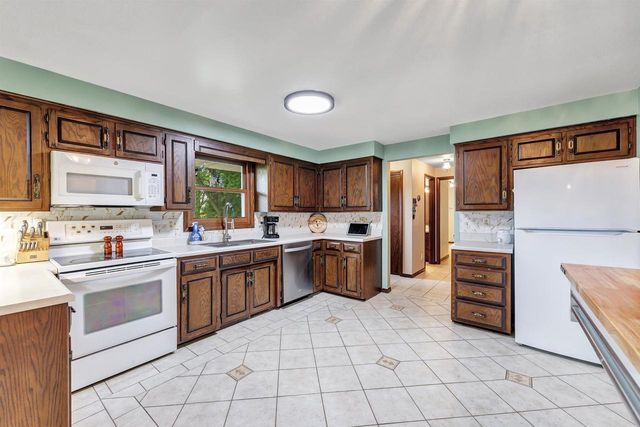 4325 CHAMPION ROAD, New Franken, WI 54229