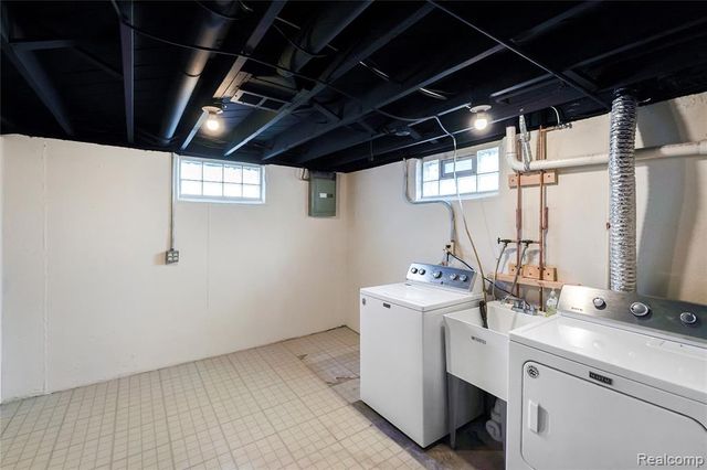 22635 California Street, Saint Clair Shores, MI 48080