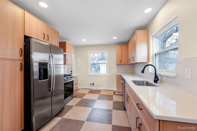 22635 California Street, Saint Clair Shores, MI 48080