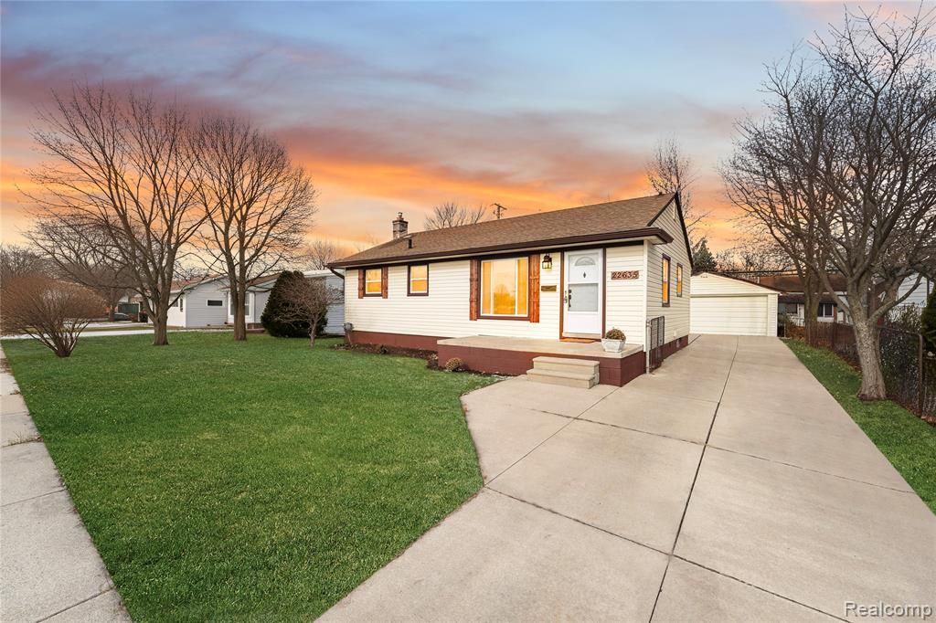 22635 California Street, Saint Clair Shores, MI 48080