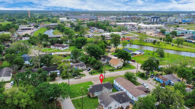 201 W Pitts Avenue, Pasadena, TX 77506