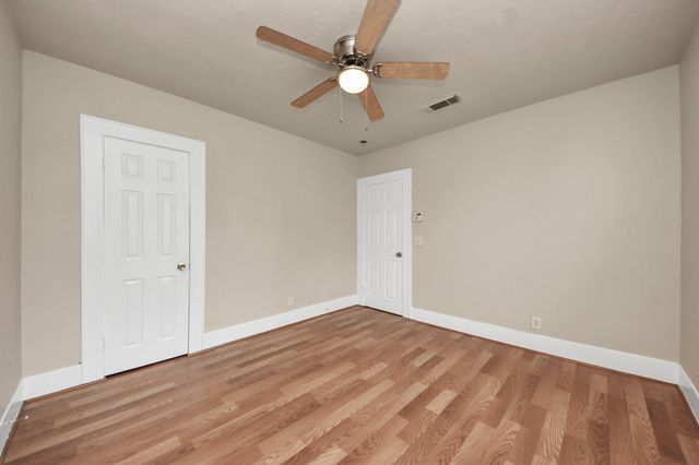 201 W Pitts Avenue, Pasadena, TX 77506