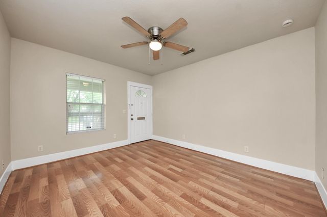 201 W Pitts Avenue, Pasadena, TX 77506