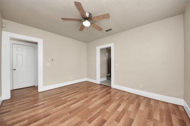 201 W Pitts Avenue, Pasadena, TX 77506