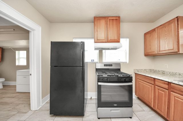 201 W Pitts Avenue, Pasadena, TX 77506