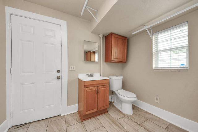 201 W Pitts Avenue, Pasadena, TX 77506