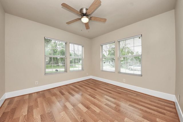 201 W Pitts Avenue, Pasadena, TX 77506