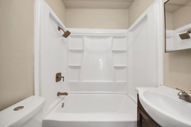 201 W Pitts Avenue, Pasadena, TX 77506