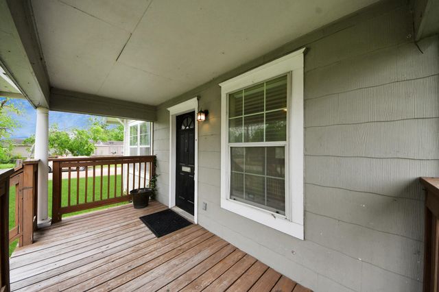 201 W Pitts Avenue, Pasadena, TX 77506