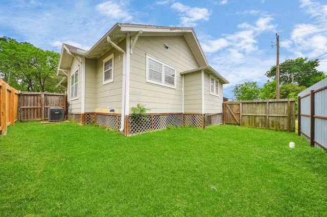 201 W Pitts Avenue, Pasadena, TX 77506