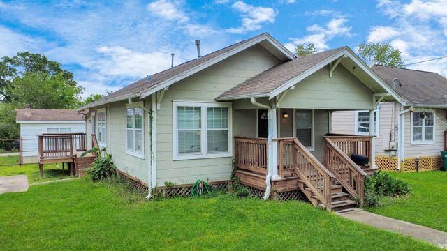 201 W Pitts Avenue, Pasadena, TX 77506