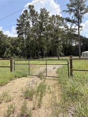 828 County Road 6881 N, Dayton, TX 77535