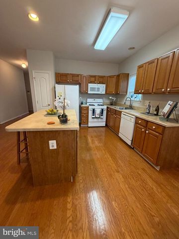 1 CASERTA DRIVE DR, Sewell, NJ 08080