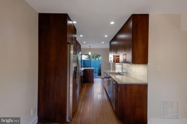 5250 POOKS HILL RD #B-13, Bethesda, MD 20814