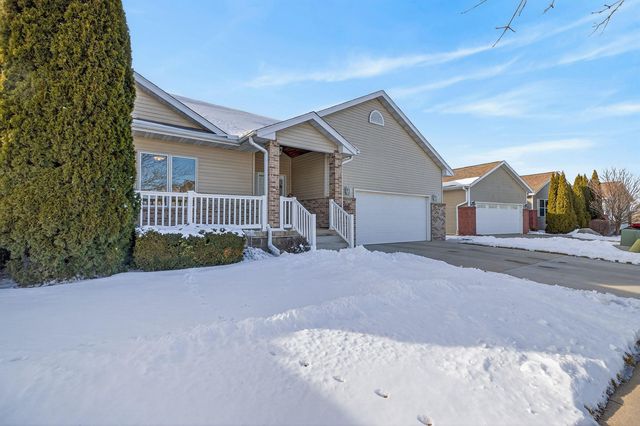 1234 Hummingbird Circle, Waterloo, IA 50702