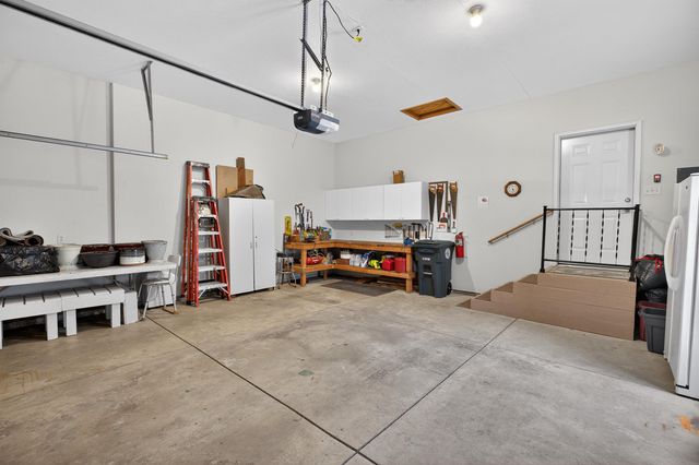 1234 Hummingbird Circle, Waterloo, IA 50702