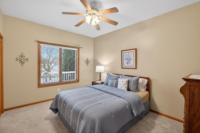 1234 Hummingbird Circle, Waterloo, IA 50702