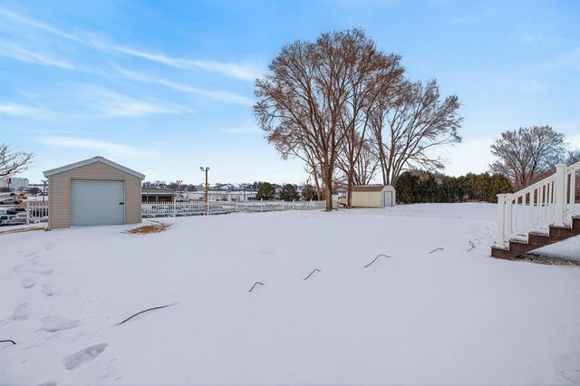 1234 Hummingbird Circle, Waterloo, IA 50702