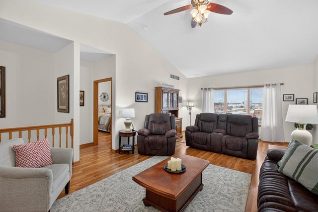 1234 Hummingbird Circle, Waterloo, IA 50702