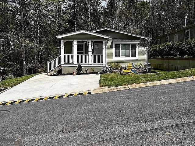35 Hillandale Street, Newnan, GA 30263