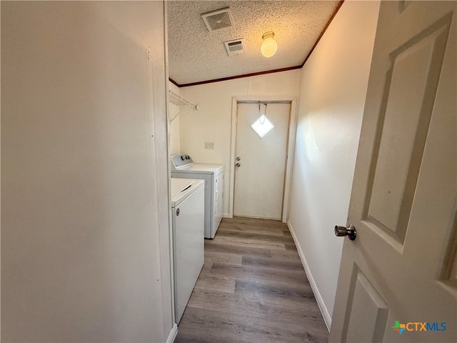 801 E Mesquite Lane, Victoria, TX 77901