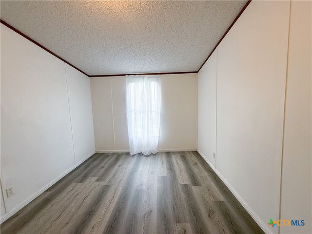 801 E Mesquite Lane, Victoria, TX 77901