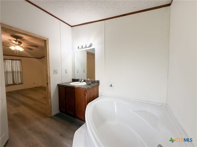 801 E Mesquite Lane, Victoria, TX 77901