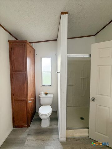 801 E Mesquite Lane, Victoria, TX 77901