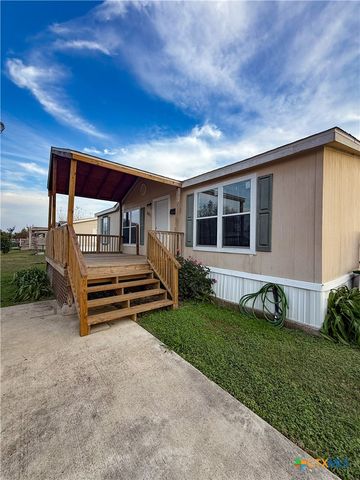 801 E Mesquite Lane, Victoria, TX 77901