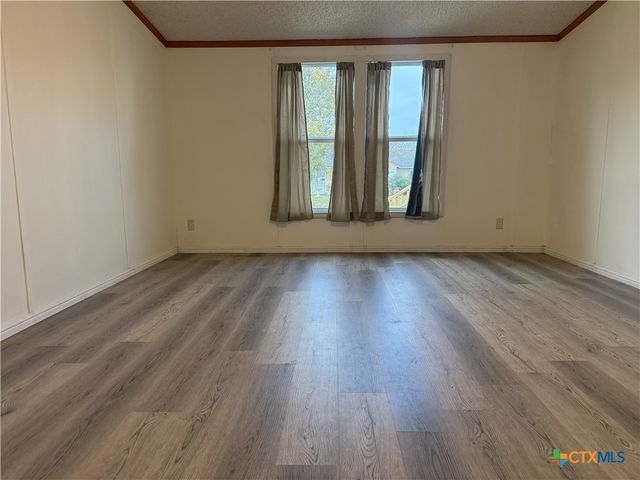 801 E Mesquite Lane, Victoria, TX 77901