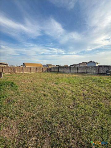 801 E Mesquite Lane, Victoria, TX 77901