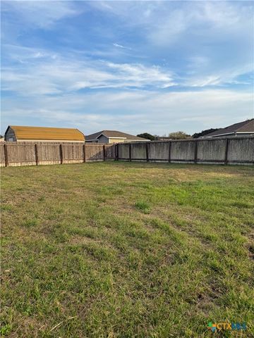 801 E Mesquite Lane, Victoria, TX 77901