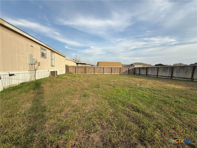 801 E Mesquite Lane, Victoria, TX 77901