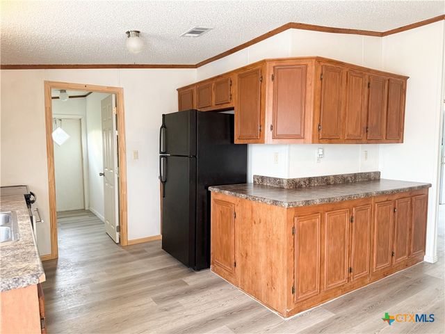 801 E Mesquite Lane, Victoria, TX 77901