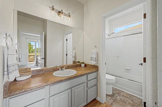 1820 Lochmore Drive, Longmont, CO 80504