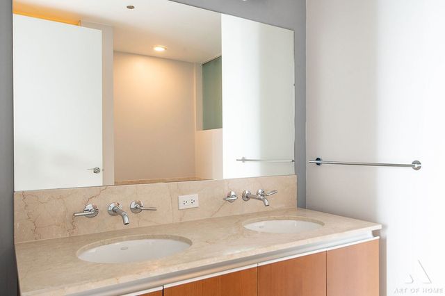 600 N FAIRBANKS Court 2809, Chicago, IL 60611